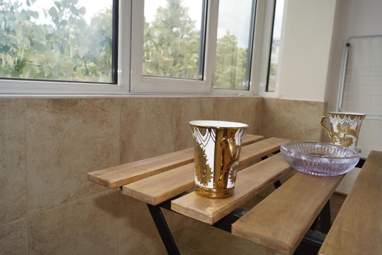 Spacious 2Bdr - Free Parking - Walk Everywhere - 300 Mbps Wifi فارنا المظهر الخارجي الصورة