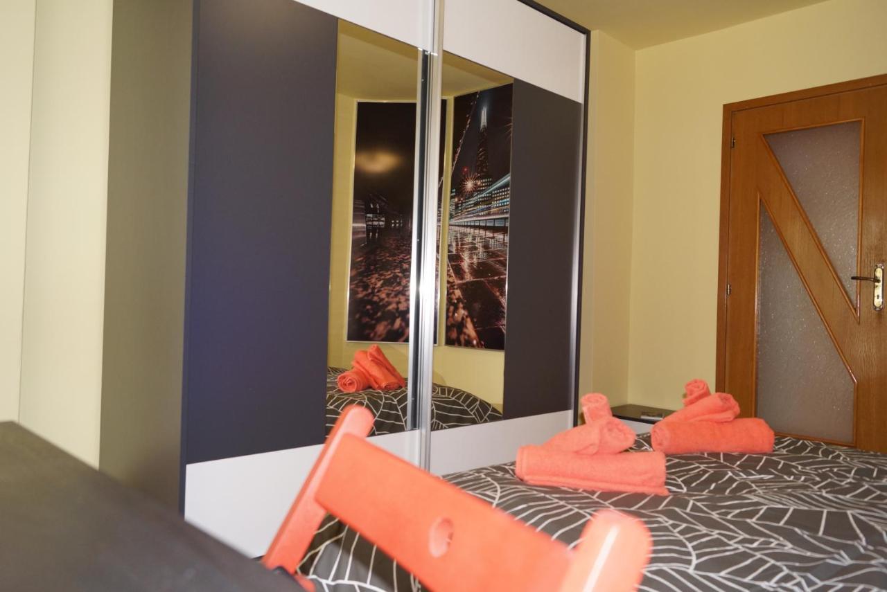 Spacious 2Bdr - Free Parking - Walk Everywhere - 300 Mbps Wifi فارنا المظهر الخارجي الصورة