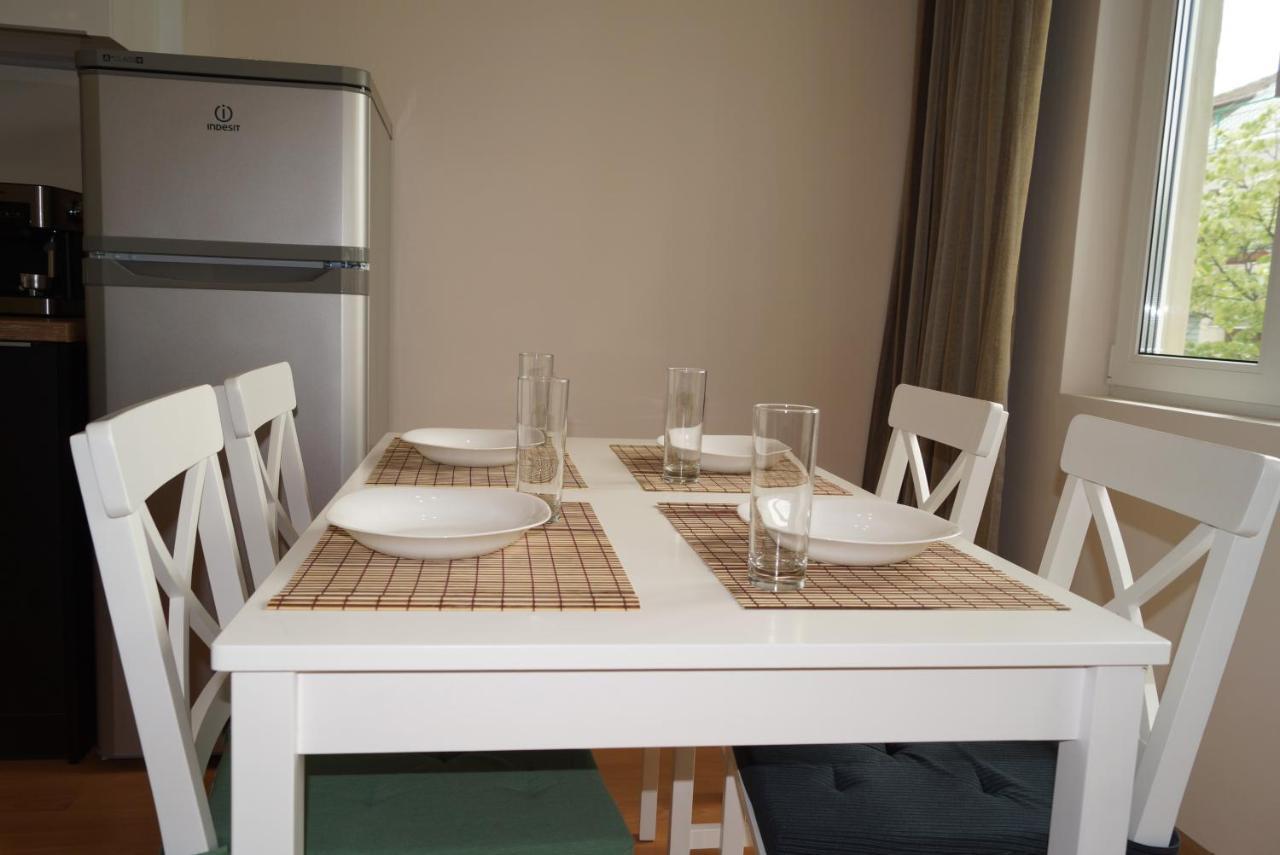 Spacious 2Bdr - Free Parking - Walk Everywhere - 300 Mbps Wifi فارنا المظهر الخارجي الصورة